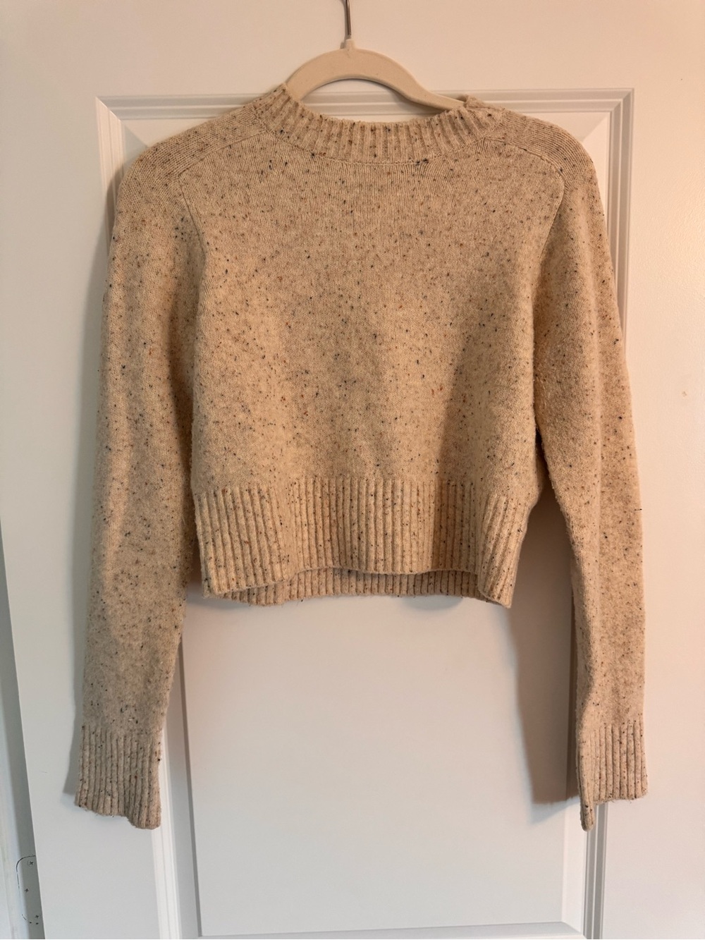 Universal Thread Cream Flecked Crewneck Sweater